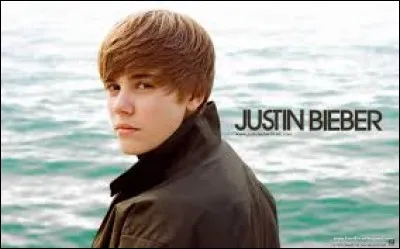 Sur cette photo, quel âge a-t-il ?