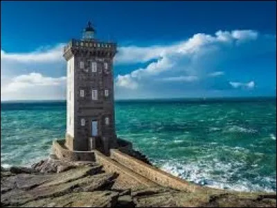 Kermorvan. Quelle est la hauteur du phare du Stiff, sur l'île d'Ouessant en Finistère ?