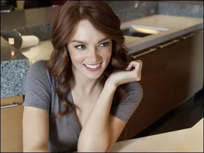 Que signifie le verbe à particule " to show up " ?