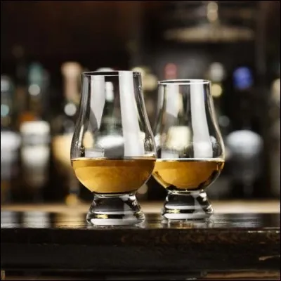 À qui doit-on le recueil de poèmes "Alcools" ?