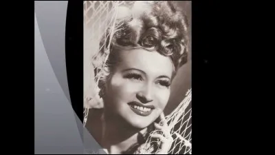 Dans une chanson populaire que boit-on sous la tonnelle ?