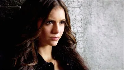 Comment Elena devient-elle un vampire ?