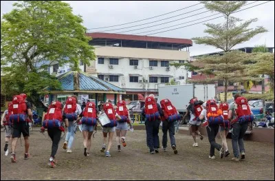 Lorsque qu'une équipe est dernière, elle doit choisir une autre équipe afin de s'affronter pour le duel final. Comment éviter d'être sélectionné pour le duel final ?