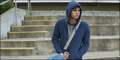 Pourquoi Justin se fait-il arrêter par la police ?