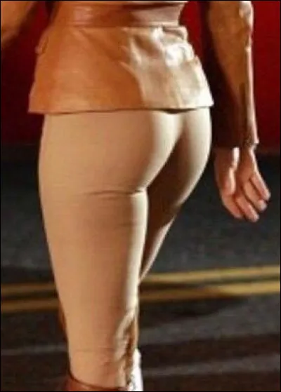 À qui appartient ce fessier ?