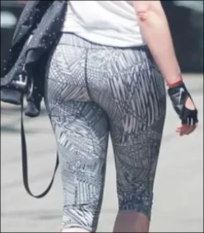 À qui appartient ce fessier ?