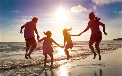 Qui est le compositeur et interprète de la chanson 'Le soleil donne' ?