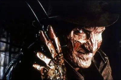 Comment s'appelle la rue dans laquelle 'Freddy' terrorise les adolescents ?