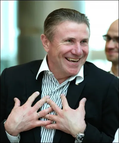 Sergueï Bubka fait (2 réponses possibles)...