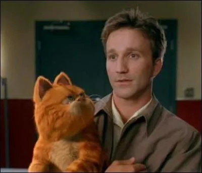 Qui joue la copine de Jon Arbuckle dans 'Garfield - Le Film' ?