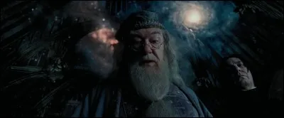 De quelle couleur sont les yeux de Elvis Gaunt ?