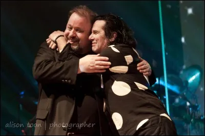 De quelle chanson ces paroles sont issues : "My head is haunted/ I will scream again/ I am perfectly sane" ?