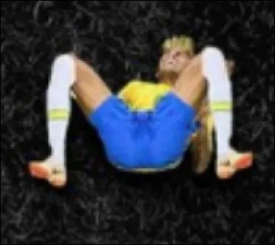 Quelle lettre Neymar a-t-il prise comme apparence ?