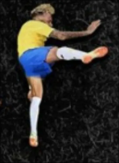 Quelle lettre Neymar présente-t-il ici ?