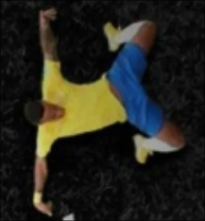 Quelle lettre Neymar a-t-il prise comme apparence ?