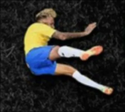 Quelle lettre Neymar a-t-il prise comme apparence ?