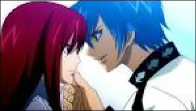 De qui Erza est-elle amoureuse ?