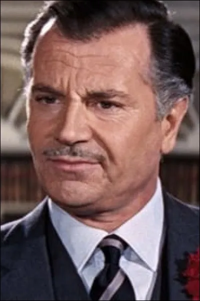 Où habite Morton, l'employeur de Frank ?