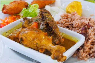 Quel &eacute;l&eacute;ment de la cuisine traditionnelle antillaise est un m&eacute;lange d'&eacute;pices et un mode de pr&eacute;paration culinaire ?