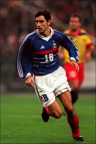 Quel est le pays d'origine du père de Robert Pirès ?