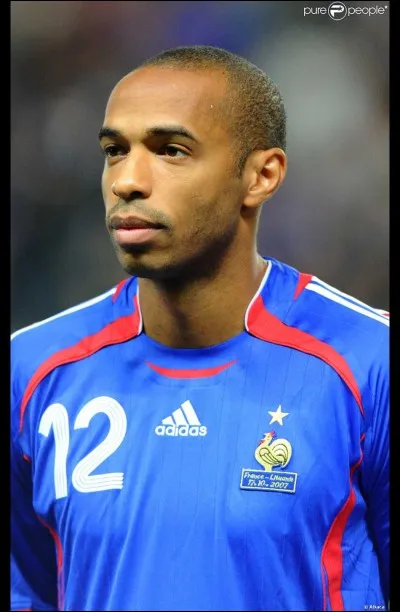 Combien de buts Thierry Henry a-t-il marqués en équipe de France, un record qu'il détient toujours en 2018 ?