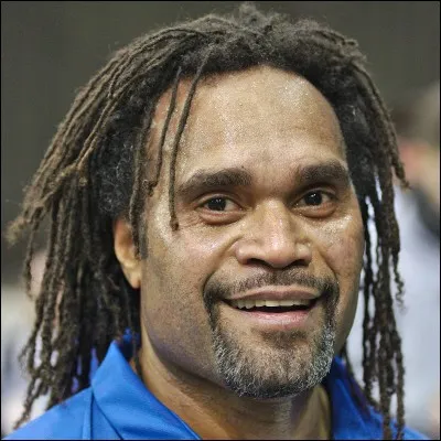 Dans quelle île est né Christian Karembeu ?