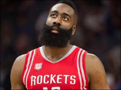 Qui est ce basketteur qui joue actuellement au Houston Rockets ?