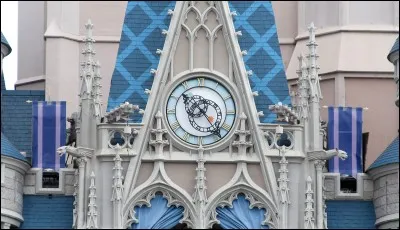 Qu'a perdu Cendrillon lors des 12 coups de minuit ?