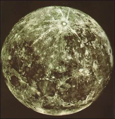 De qui sont ces vers : "la lampe de nos repaires... qu'adoraient discrètement nos pères" ?