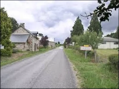 Voilà, notre balade commence ici, à l'entrée de Courteix. Petit village Corrézien de 63 habitants, il se situe en région ...