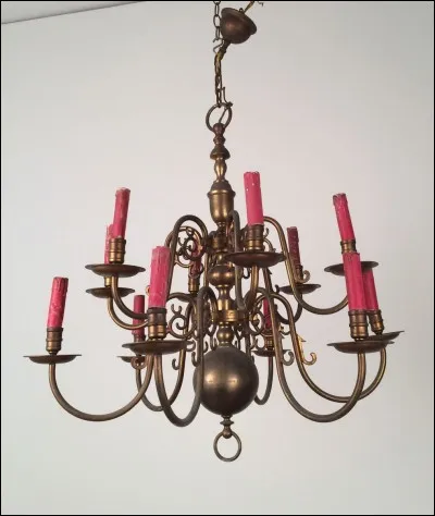 De quoi se servait-on dans la "lychnomancie" ?