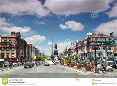 Avec l'aide de quel projectile un "bélomancien" prévoyait-il l'avenir ?