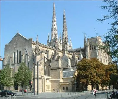 Dans quelle ville se situe cette cathédrale ?