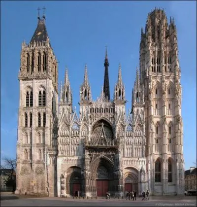 Dans quelle ville se situe cette cathédrale ?