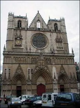 Dans quelle ville se situe cette cathédrale ?