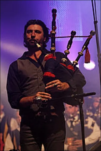 Qui est cet artiste ?