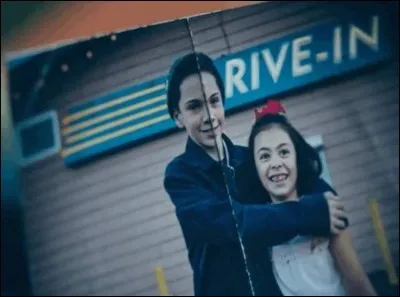 Où vivent la soeur et la mère de Jughead ?