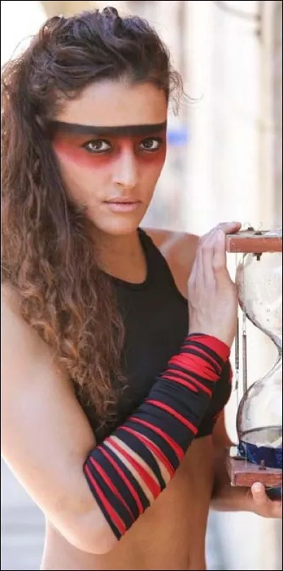 Comment surnome-t-on la lutteuse depuis 2011 ?