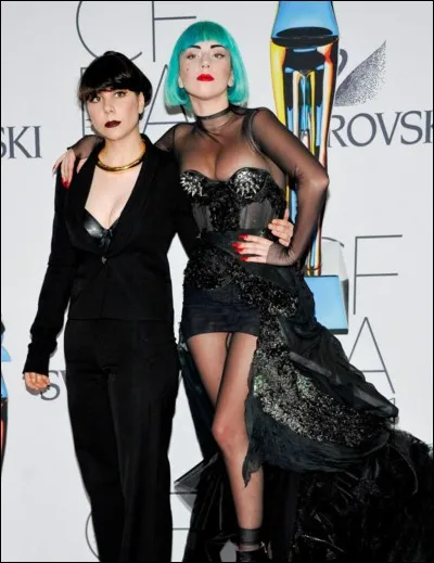 On ne le savait pas tous, mais Natalie Germanotta est la sur de...