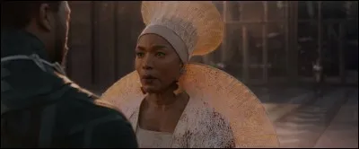 Comment s'appelle la mère de Tchala ?