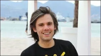 Quel est le nom du dernier album de Orelsan ?