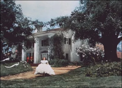 Ce grand domaine du sud des Etats-Unis, qui porte le nom de Tara, et auquel l'héroïne du roman (et du film) est si attachée, est situé dans quel état ?
