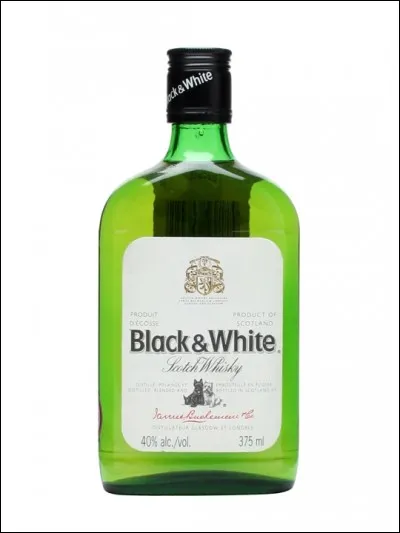 De quelle race sont les chiens sur les bouteilles de whisky 'Black & White' ?