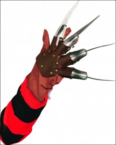 A qui appartient cette main ?