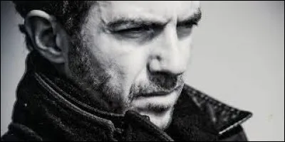 Quel auteur-compositeur a &eacute;crit les paroles de la chanson "Portrait" interpr&eacute;t&eacute;e par Calogero en 2014 ?