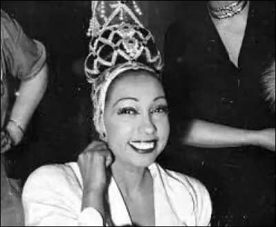 "J'ai deux amours" (Joséphine Baker) - Qui a chanté "Baker Street" en 1977 ?