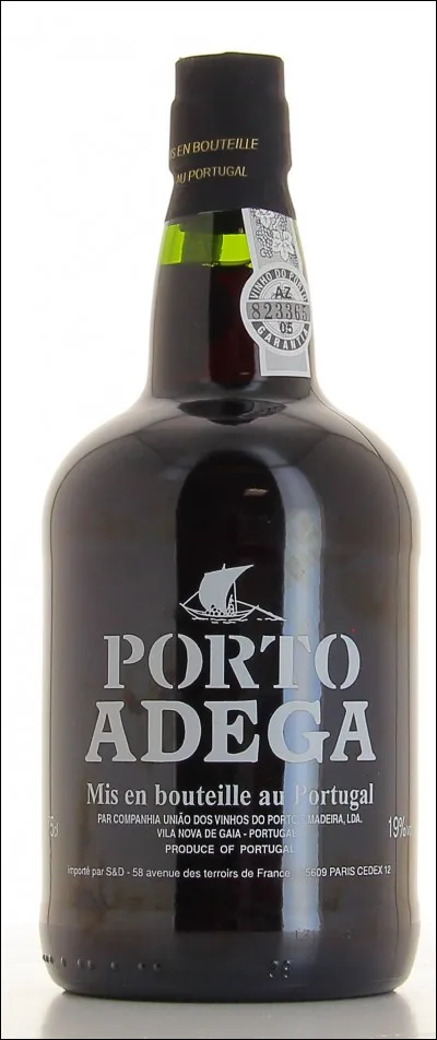 Elle est une très grande ville du Portugal :