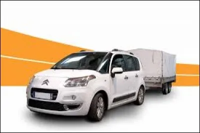 La somme des PTAC de cet ensemble de véhicules est de 5 tonnes.
Pour conduire cet ensemble, je dois posséder :