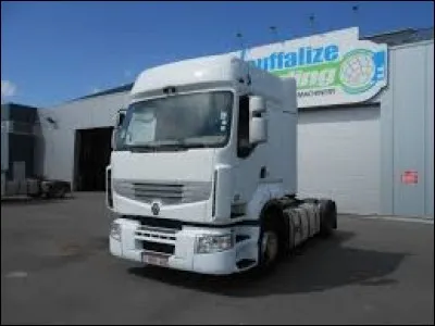 Ce tracteur routier a un PTAC de 19 tonnes.
Pour le conduire, je dois être en possession du permis de conduire catégorie :