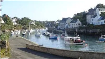 Je vous propose une balade en Bretagne, à la découverte de Clohars-Carnoët. Cette ville, comprenant le port de Doëlan et la station balnéaire du Pouldu, bordée par la Laïta, se situe dans le département ...
